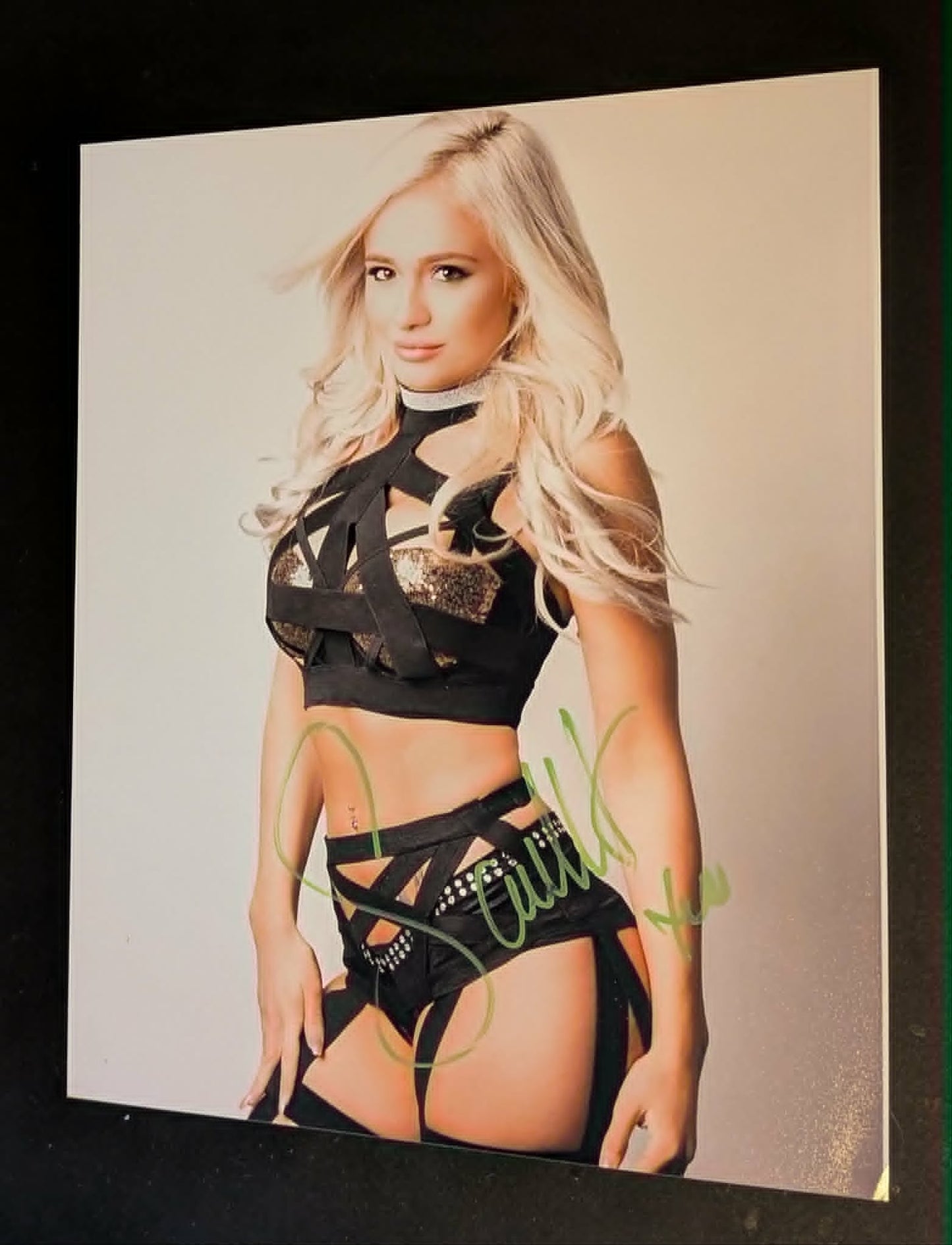 Scarlett Bordeaux Pose 7 Signed Photo COA