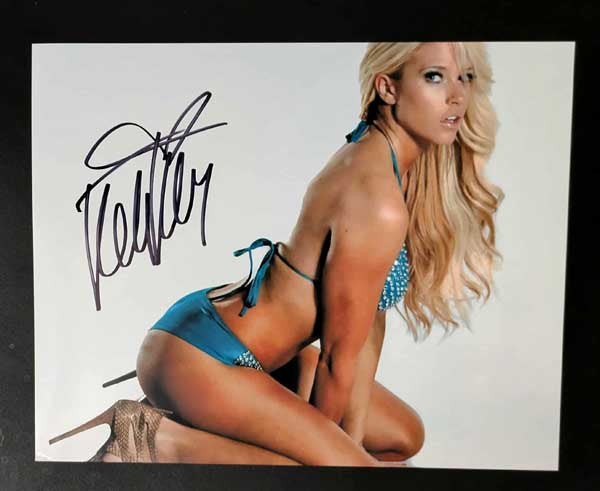 Kelly Kelly Pose 3 Signed Photo COA