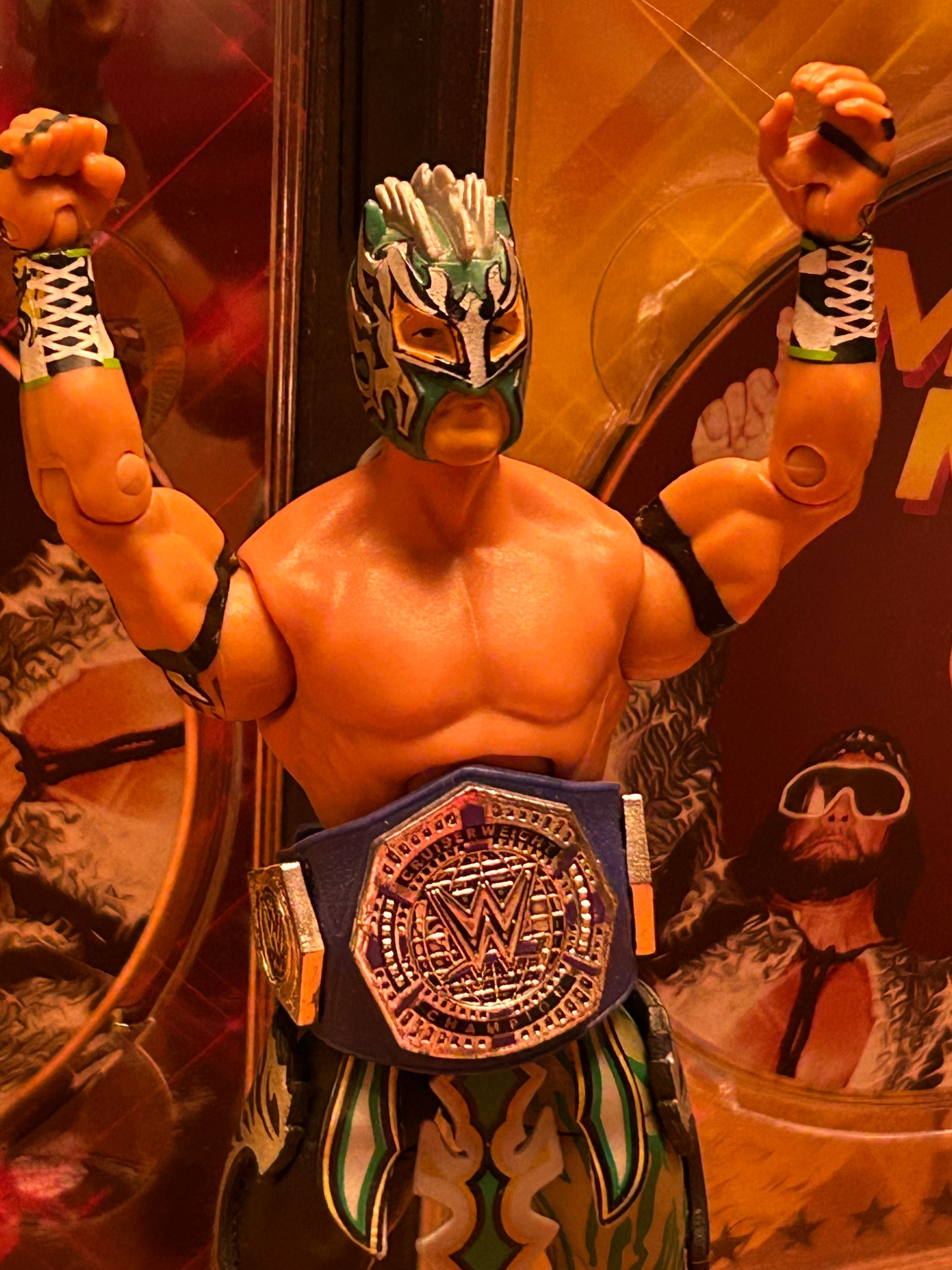 * Kalisto WWE Mattel Elite Action Figure with Cruiserweight Championship Belt