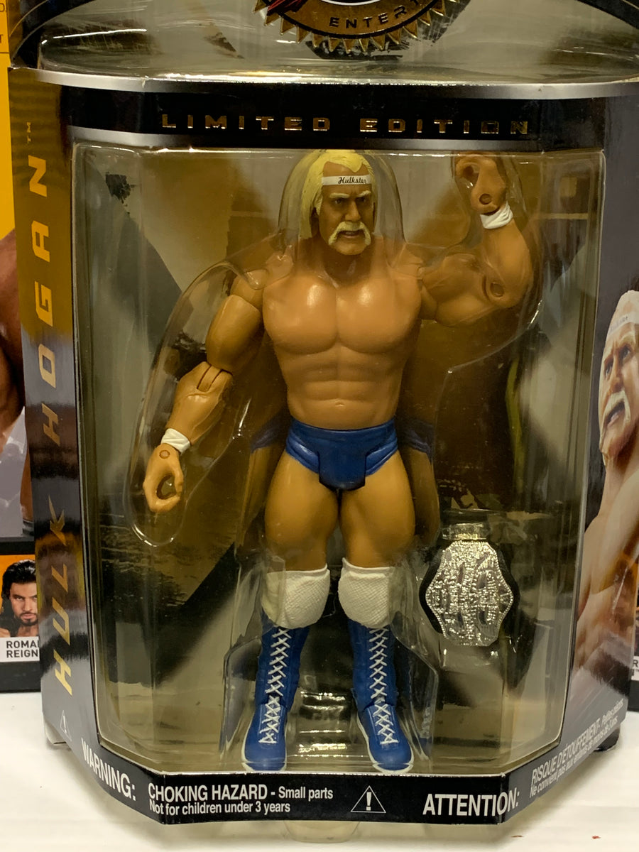 WWE outlet Classic Superstars Hulk Hogan Signed