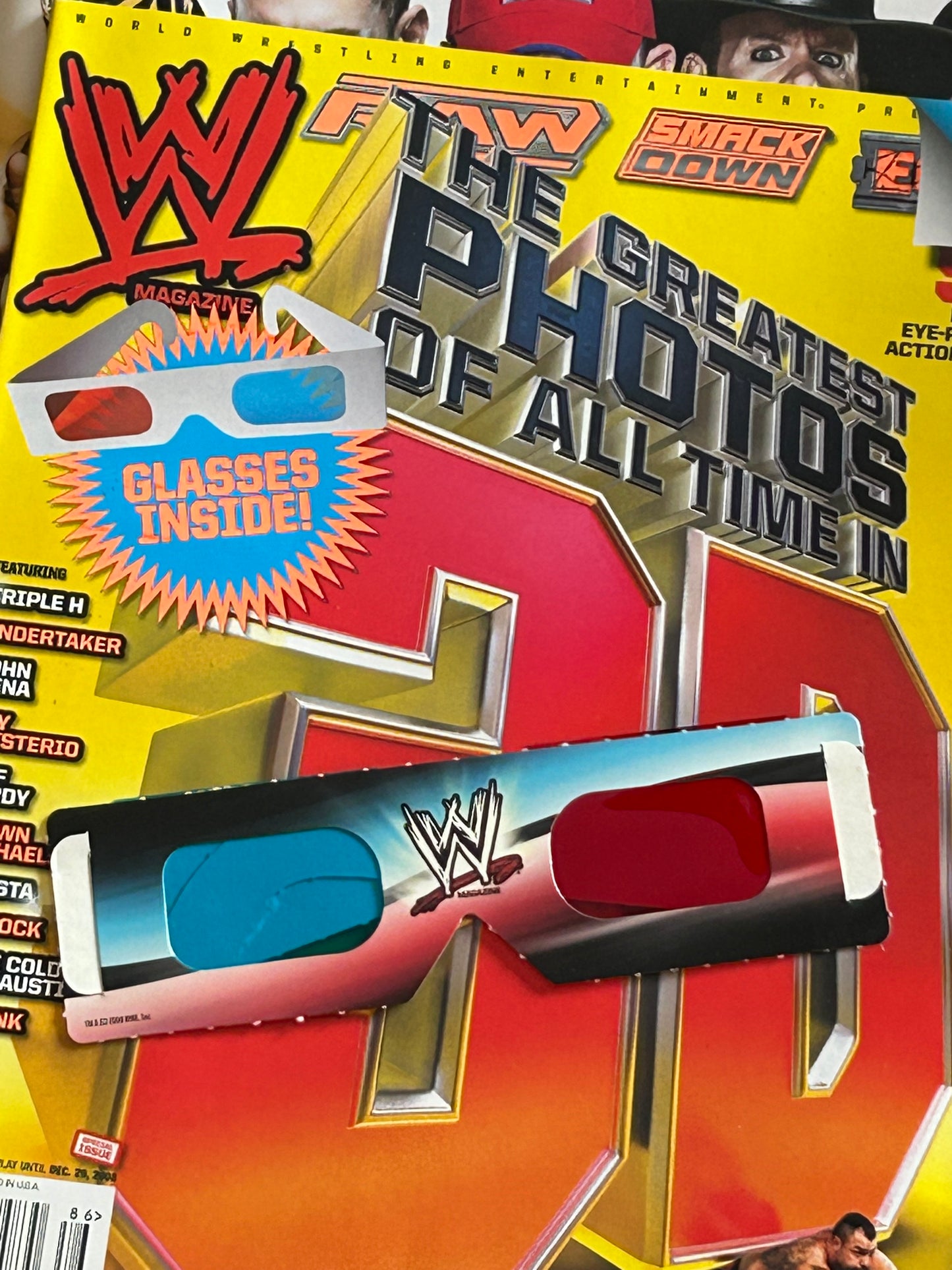 * WWE Magazine “The Greatest Photos of All Time in 3D” 2008 (Comes w/ 3D Glasses)