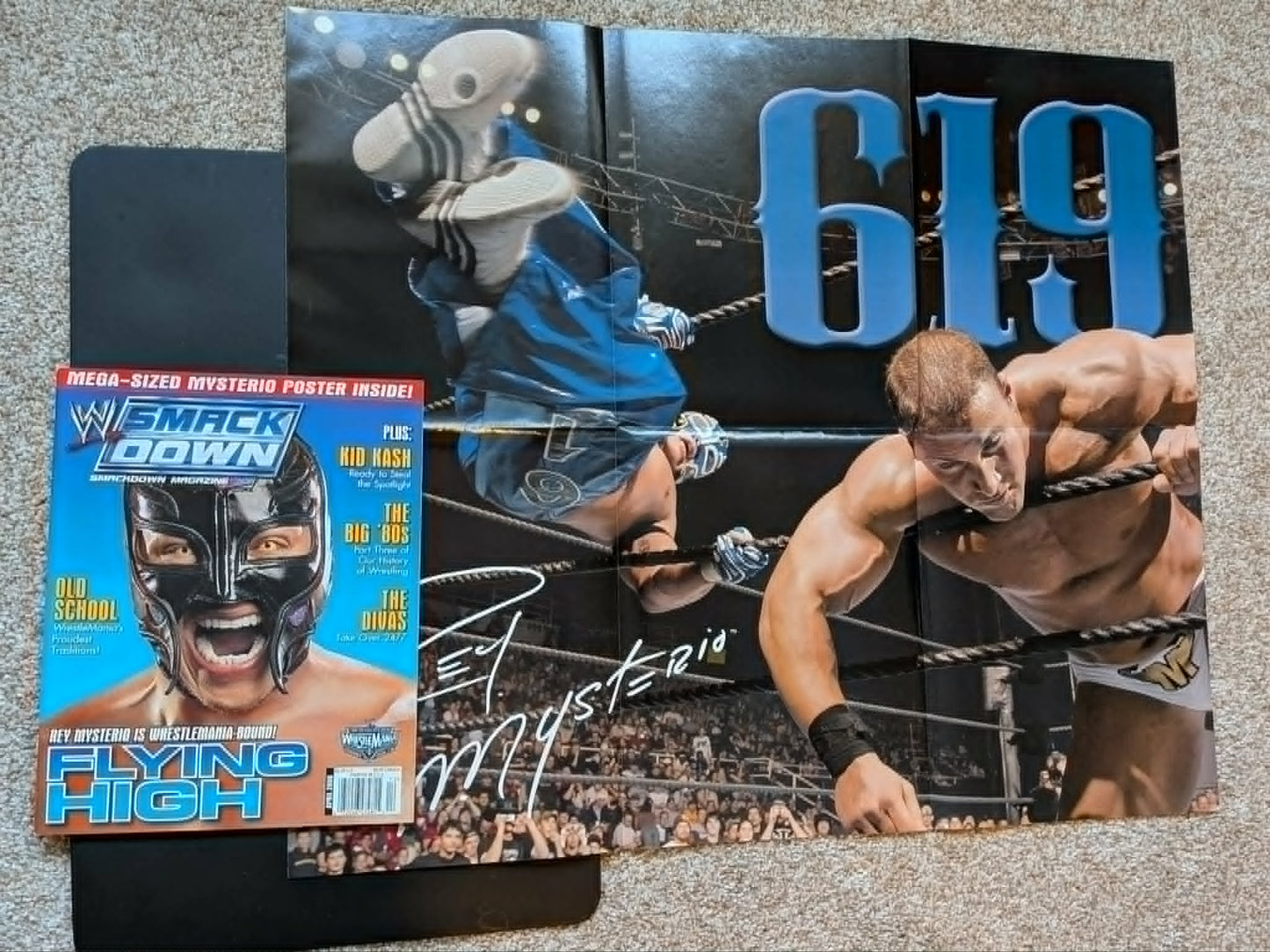 WWE Smackdown Magazine April 2006 (Rey Mysterio Poster)