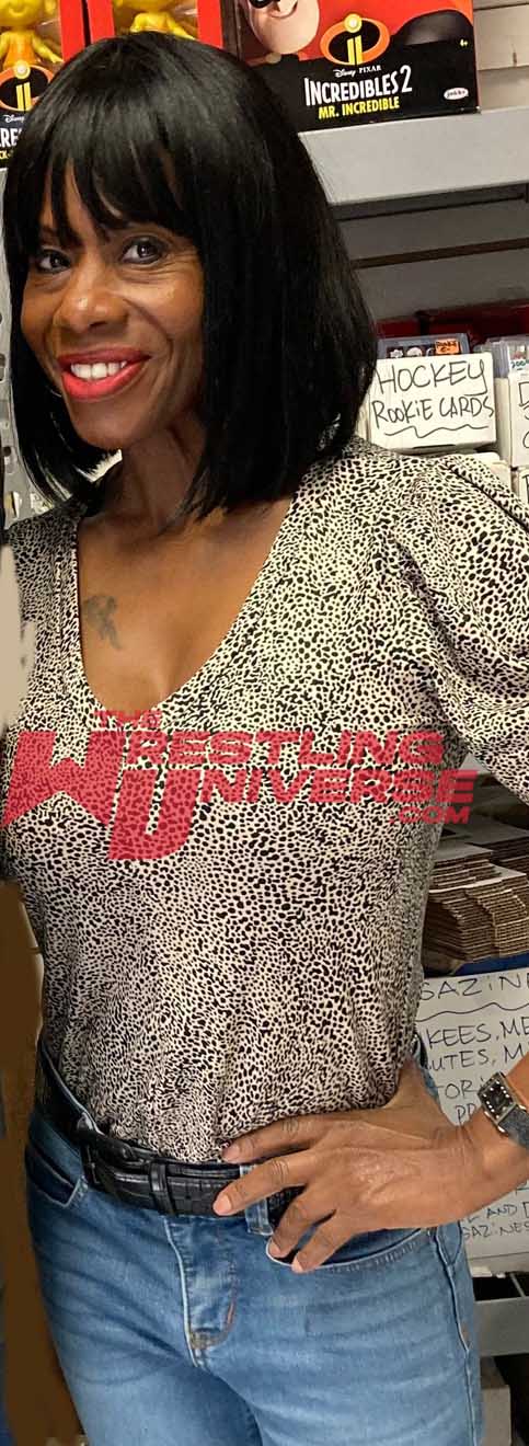 Jacqueline Moore Pose 6 Signed Photo COA