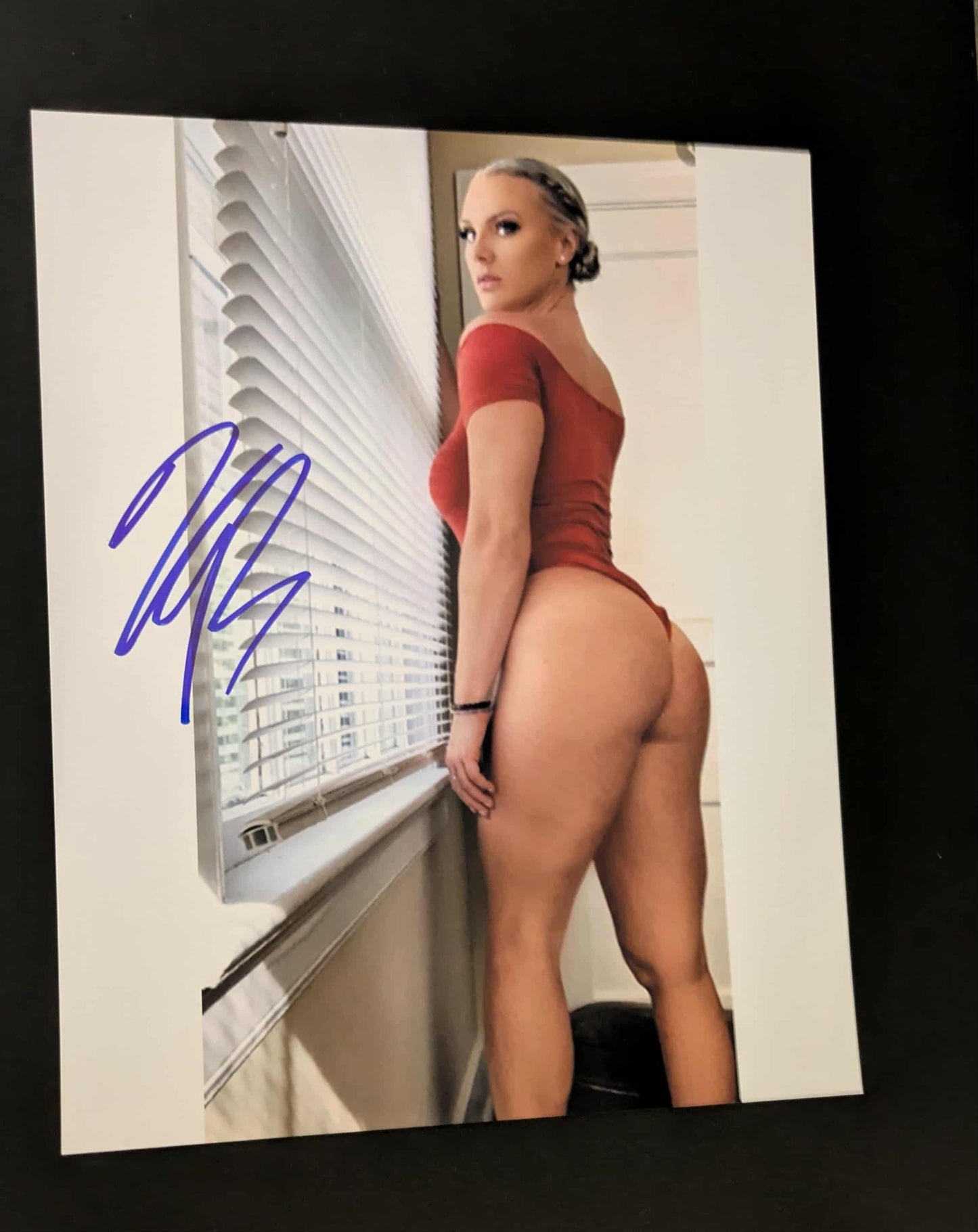 Kamille Brickhouse Pose 6 Signed Photo COA