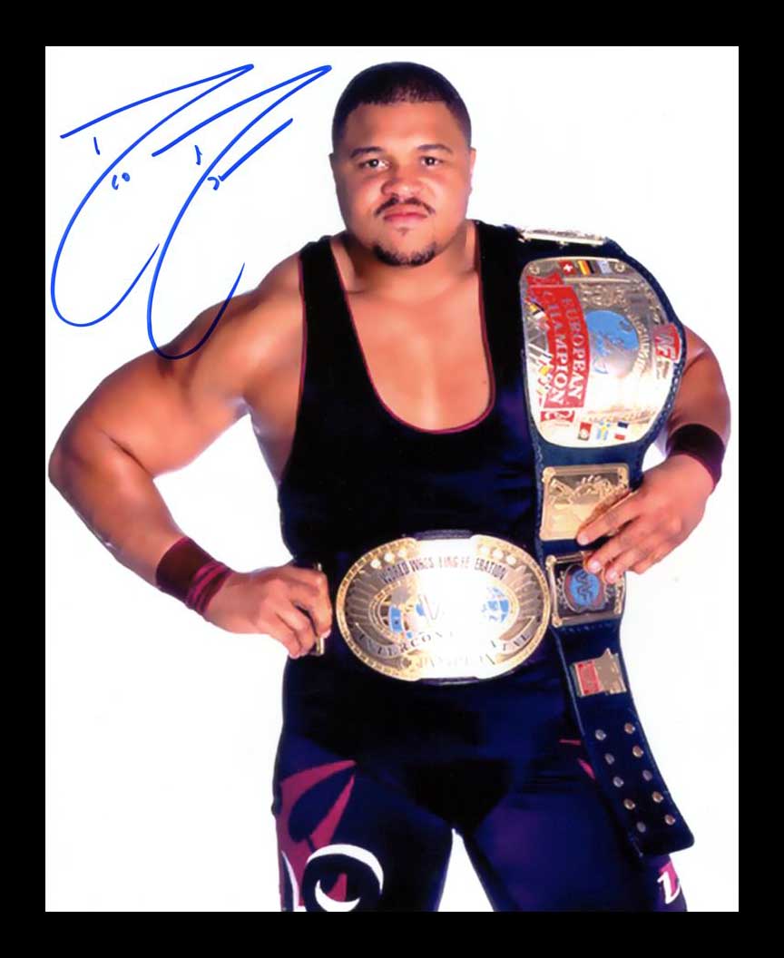 D'Lo DLO Brown Pose 4 Signed Photo