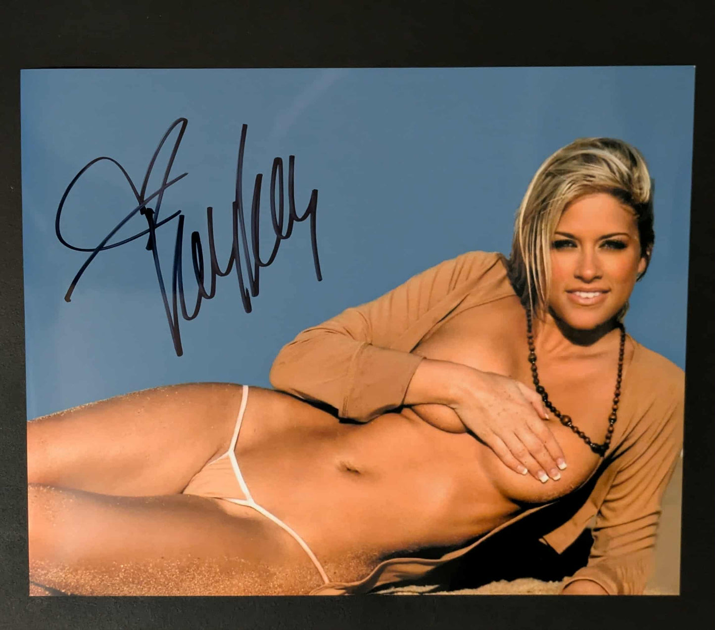 Kelly Kelly Pose 2 Signed Photo COA