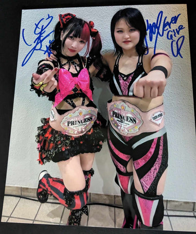 Maki Itoh & Yamashita Pose 2 Signed Photo COA