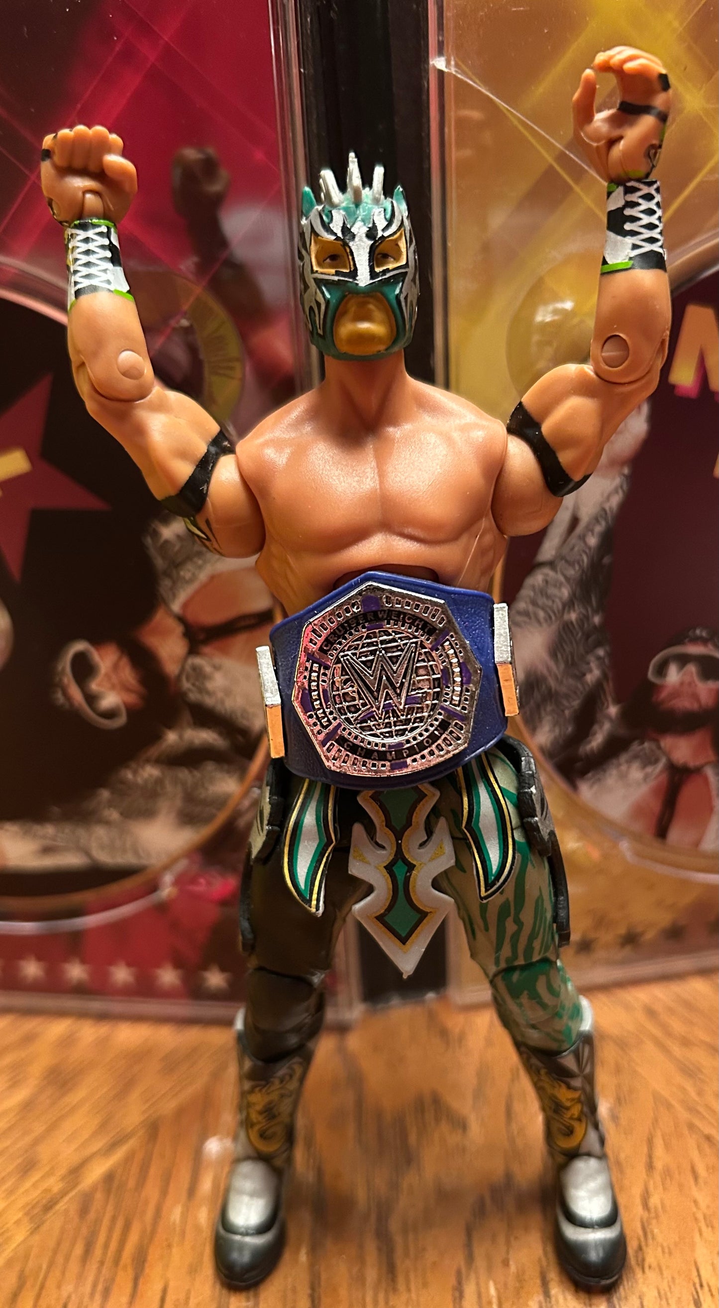 * Kalisto WWE Mattel Elite Action Figure with Cruiserweight Championship Belt
