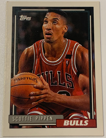 Scottie Pippen  1992-93 Topps Card CHICAGO BULLS