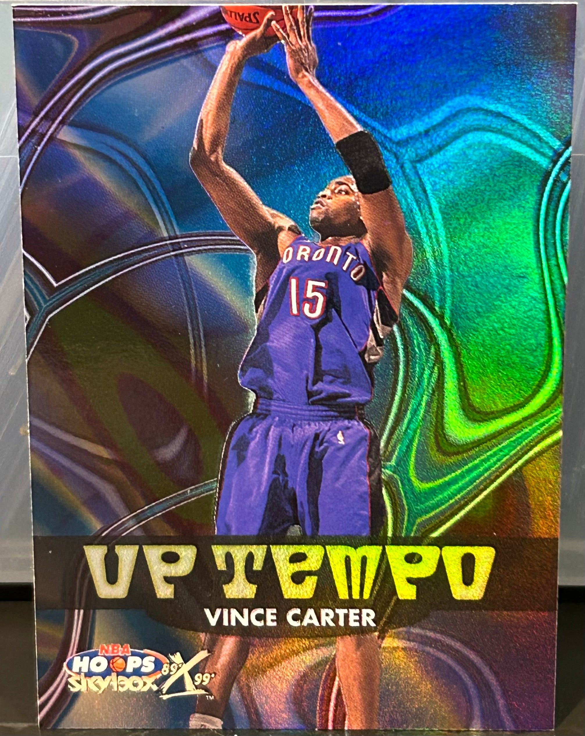 Vince Carter 1999-00 Skybox NBA Hoops “Uptempo” Insert Card