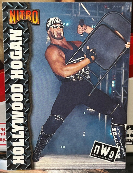 Hollywood Hogan (Hulk Hogan) 1999 Topps WCW/NWO Card
