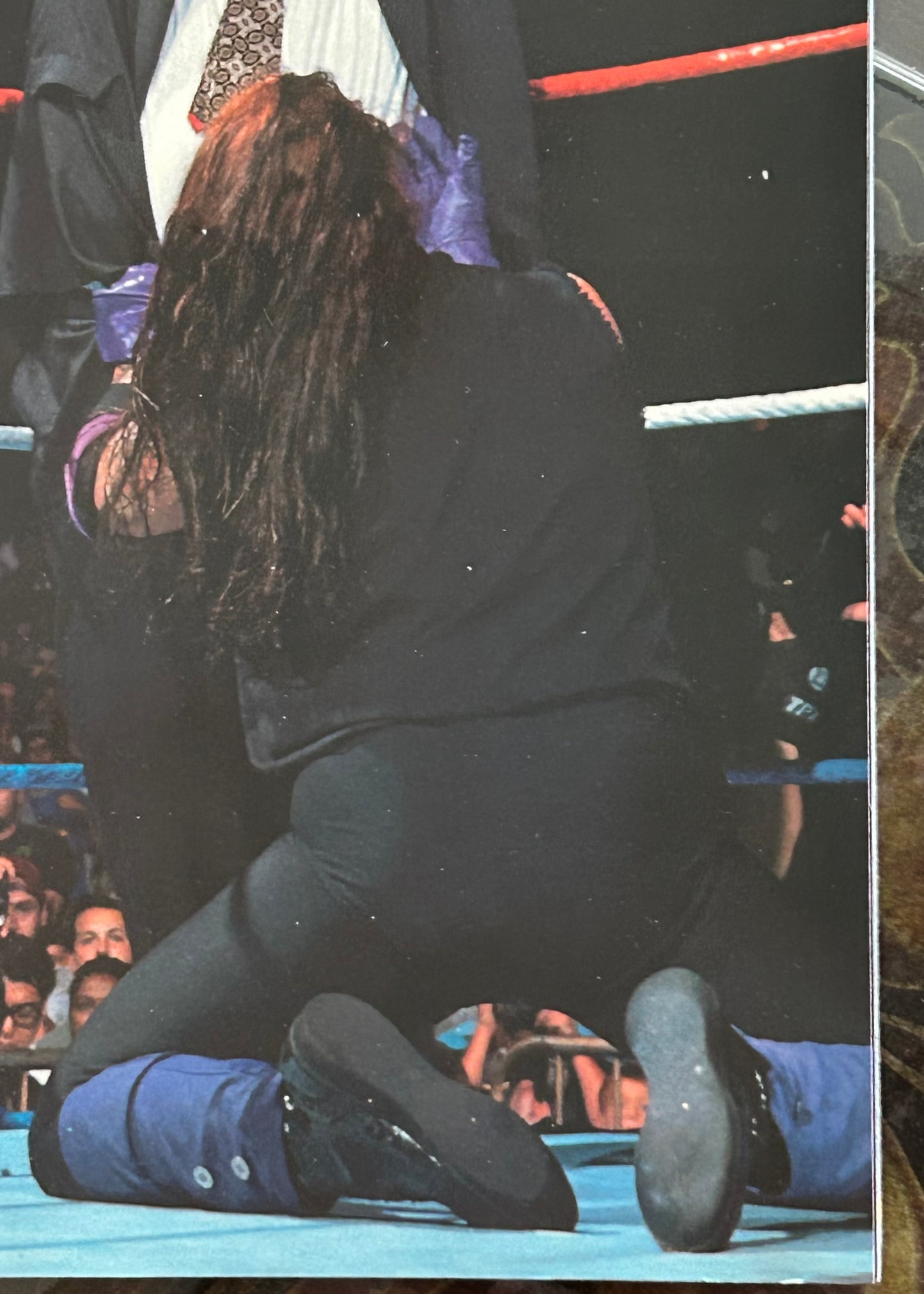 * WWE Magazine Nov 1996 (The Undertaker)