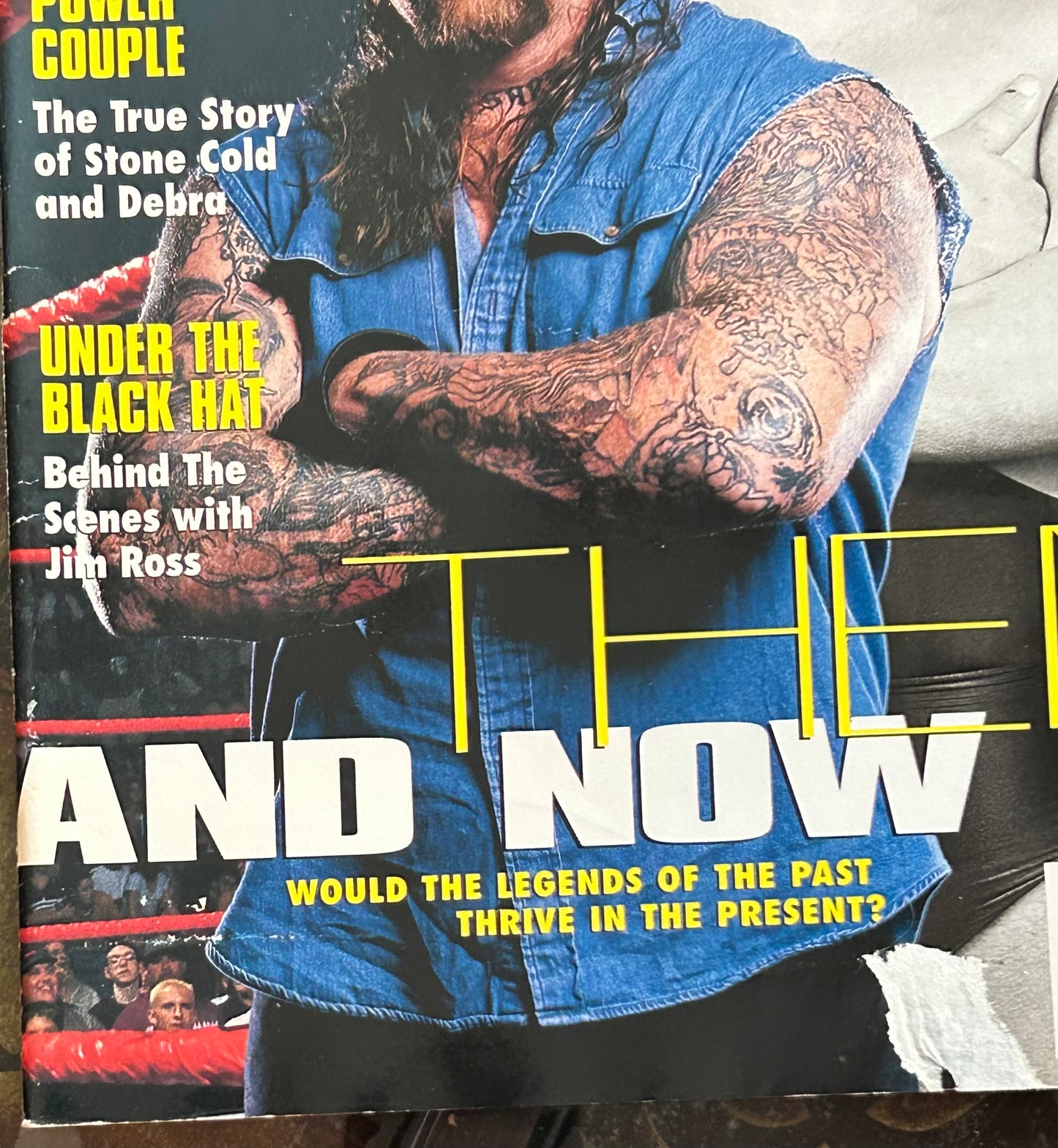 * WWE RAW Magazine January 2002 (Austin/Debra Poster Inside)