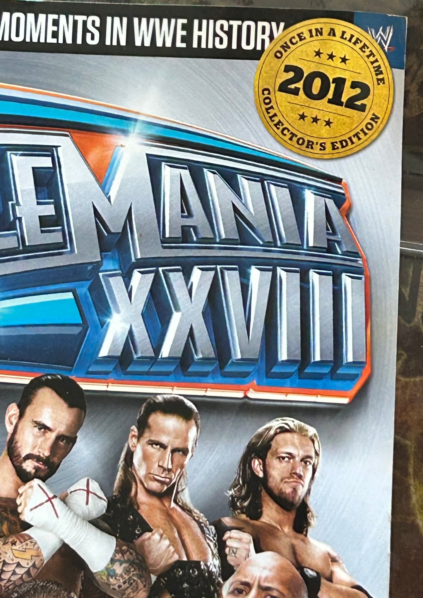 * WWE Wrestlemania 28 Collector’s Edition Magazine