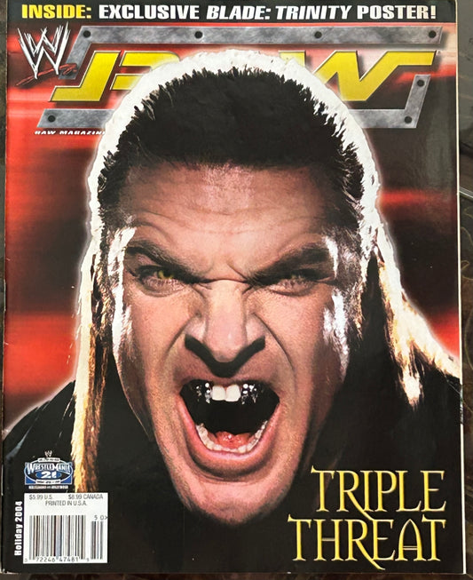 * WWE RAW Magazine Holiday 2004 (Triple H)
