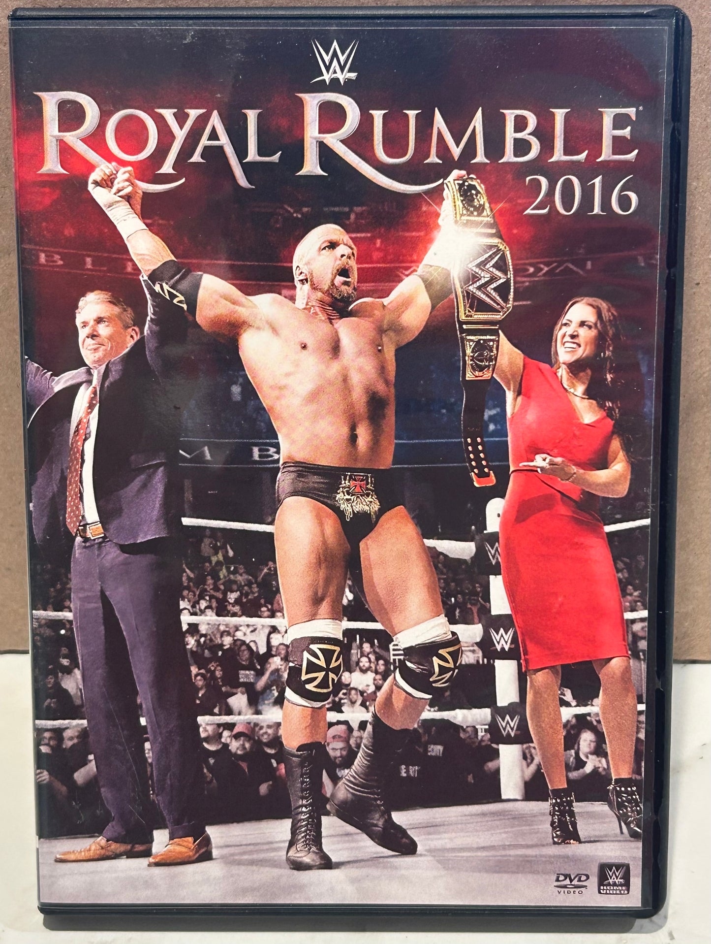 + WWE DVD “Royal Rumble 2016” (Triple H, Ambrose, Charlotte Flair & so much more)