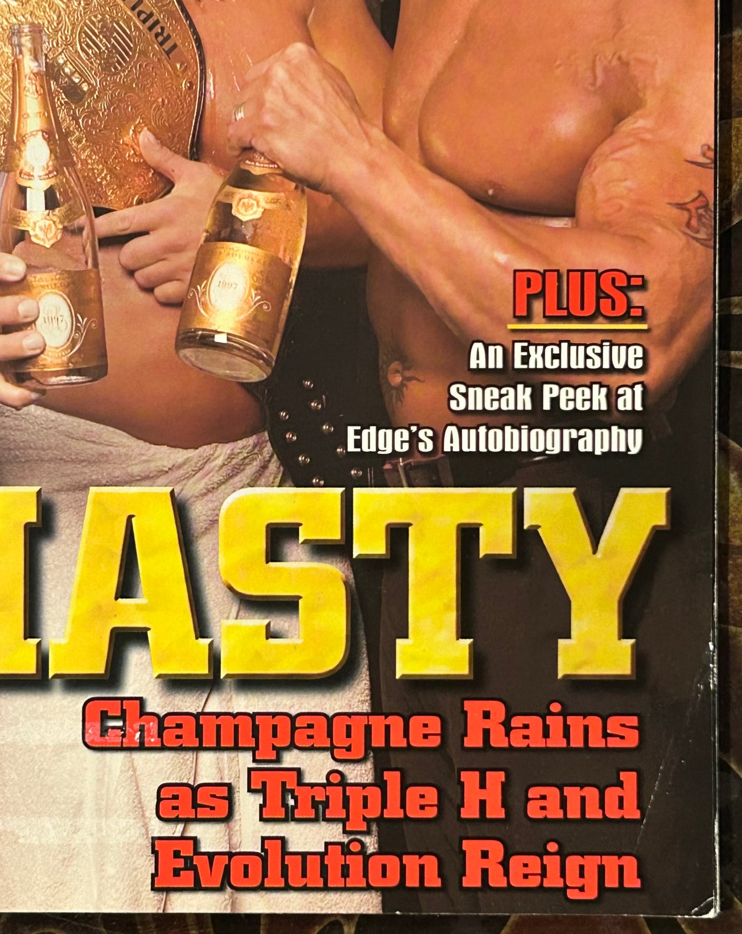 * WWE RAW Magazine Nov 2004 (EVOLUTION)