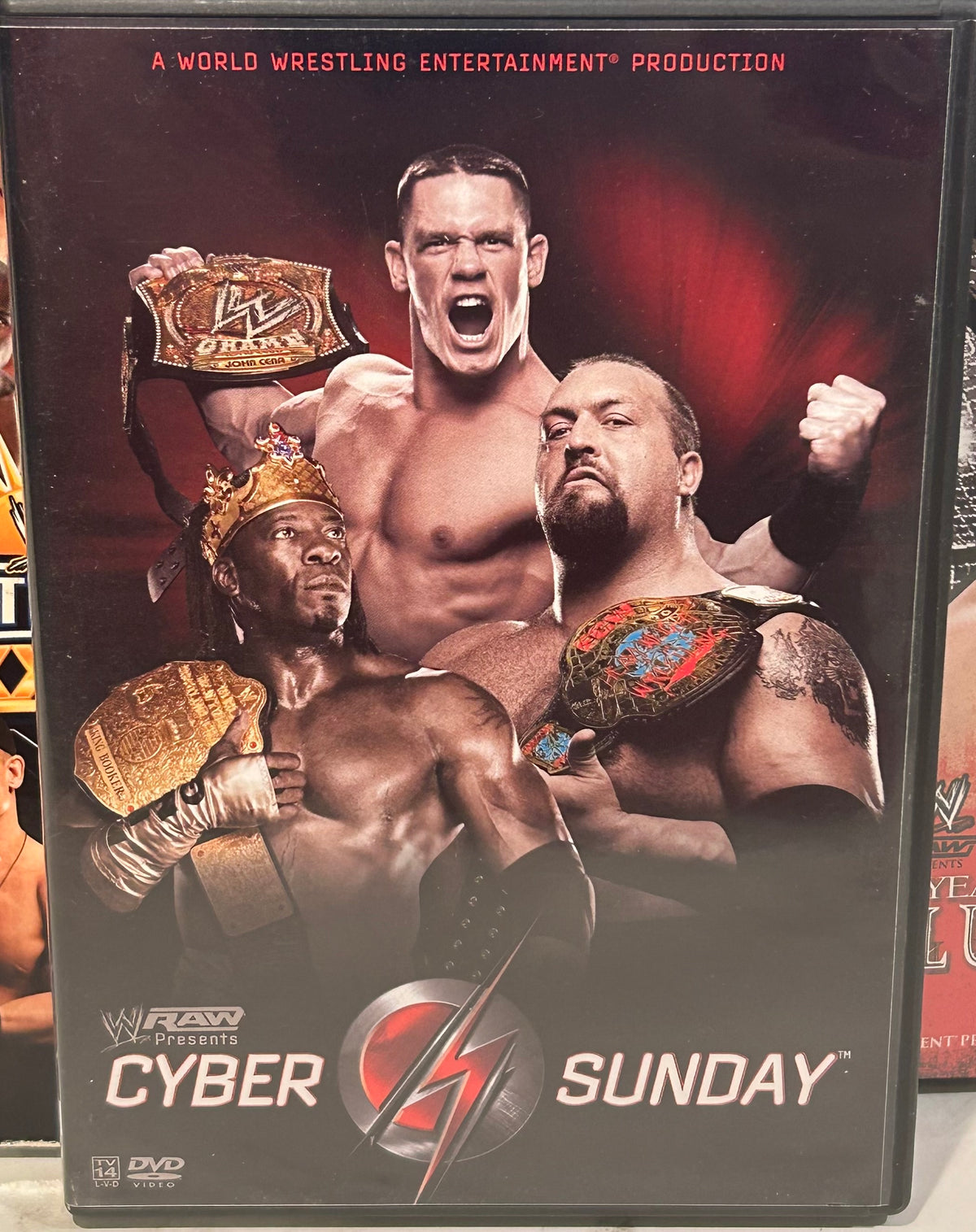 + WWE DVD “Cyber Sunday 2006” (Umaga, Cena, Lita & so much more)
