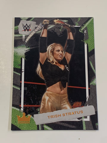 Trish Stratus 2023 WWE Chronicles Ring Royalty Gold Parallel Card