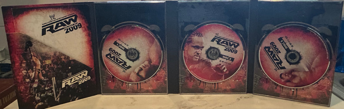 + WWE DVD “The Best of RAW 2009” (3-Disc Set)