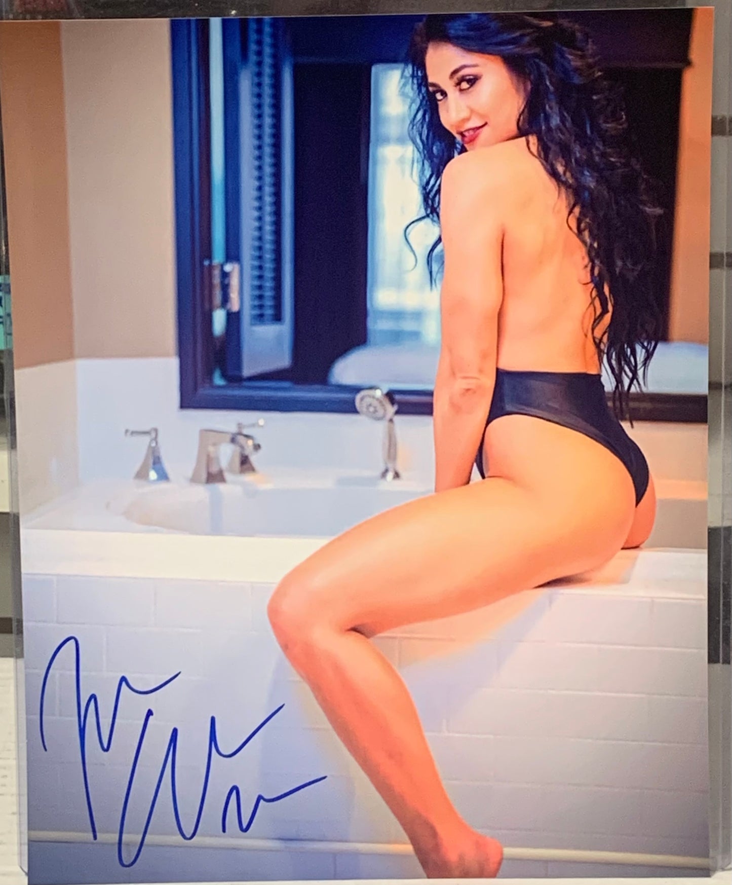 Jessi Kamea Signed 8x10 Color Photo