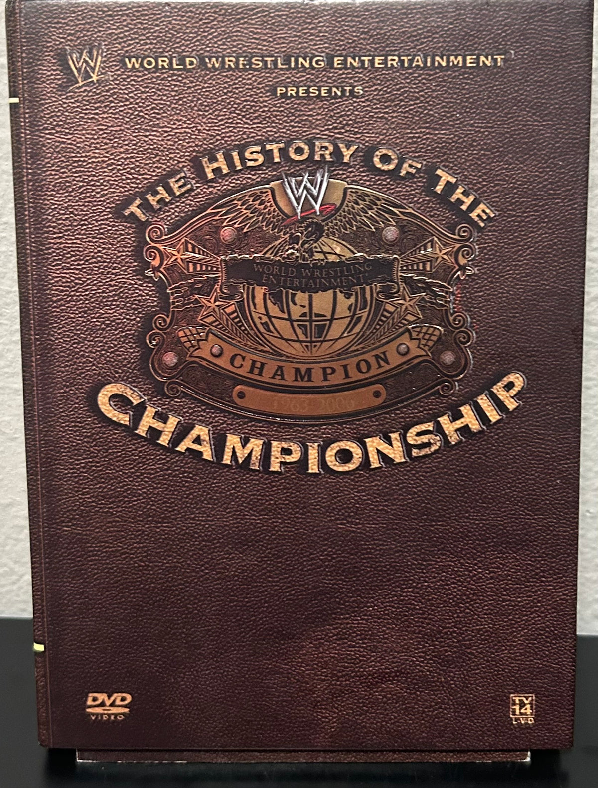 + WWE DVD “History of The WWE Championship” (3-Disc Set)