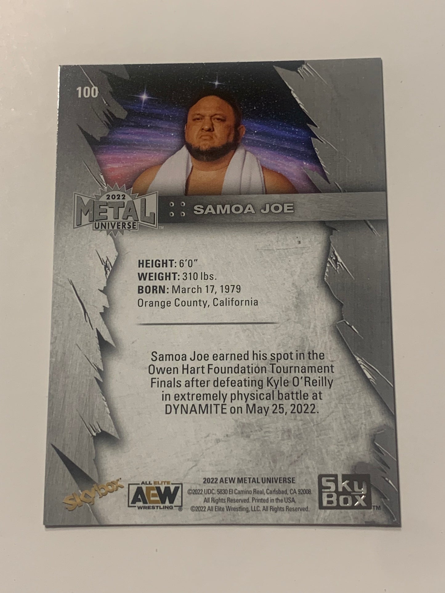 Samoa Joe 2022 AEW Metal Universe Blue Spectrum Parallel Card