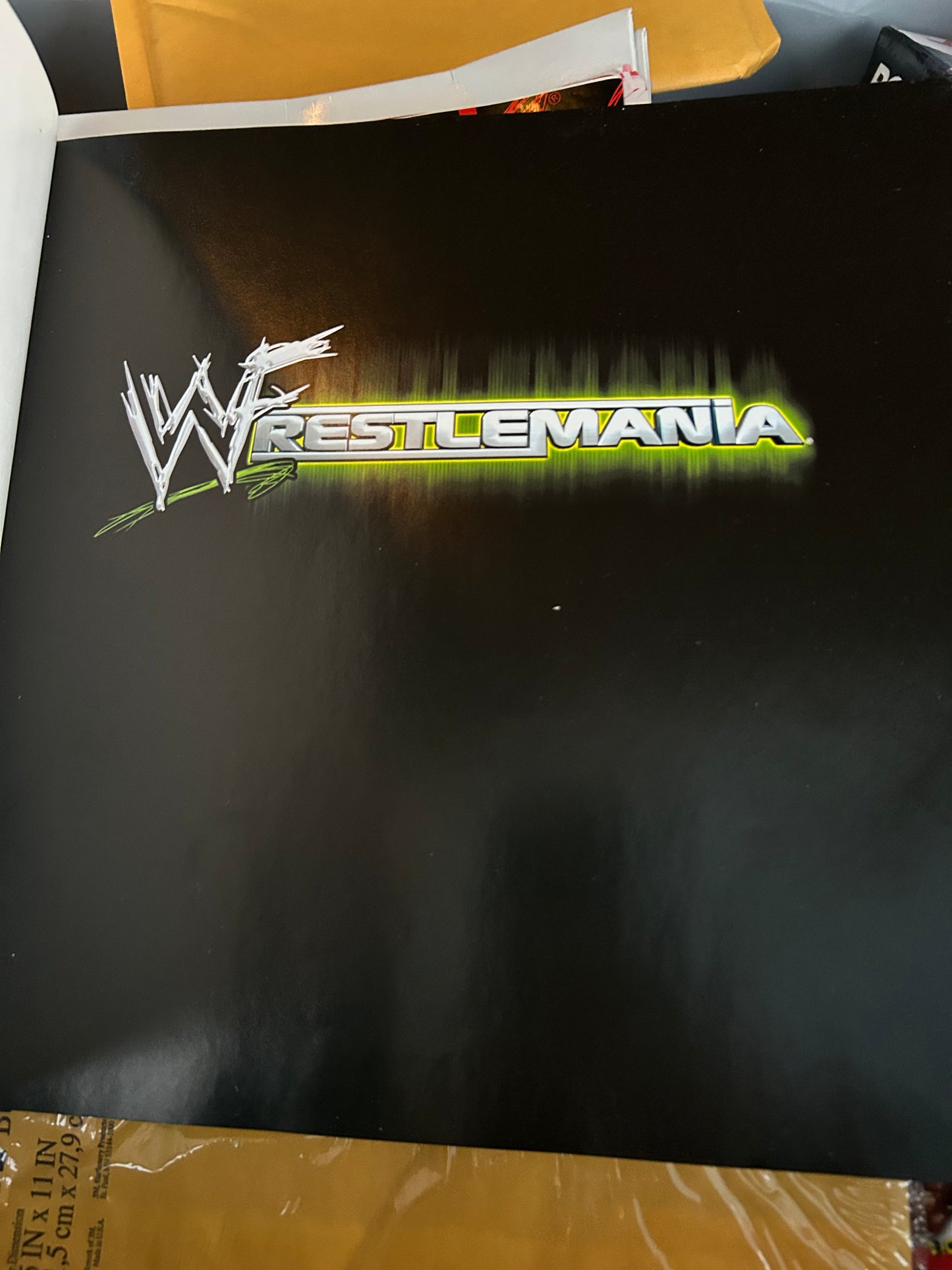 WWE Wrestlemania Book Signed by 5 people (Benot, Big Show & more)