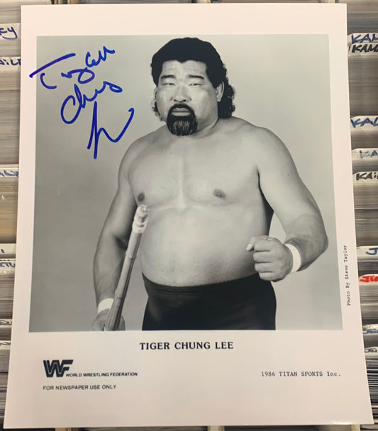 Tiger Chung Lee Signed 8x10 Color Photo (Comes w/COA)