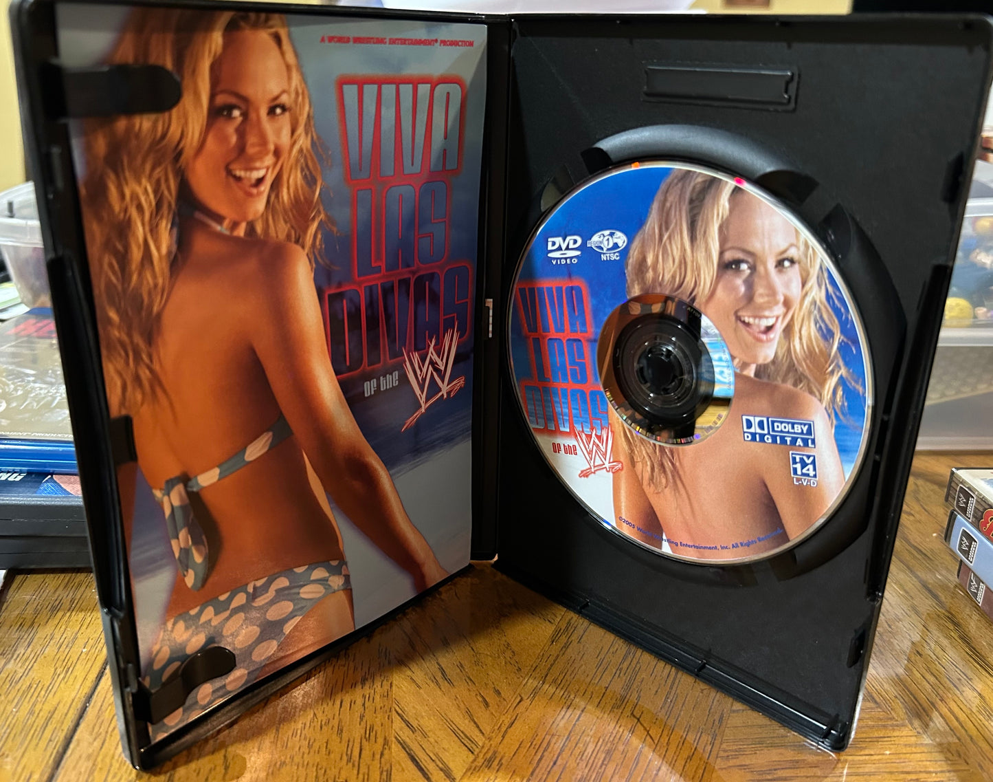 * WWE Viva Las Divas DVD (Stacy Keibler, Lita, Trish & so many more)