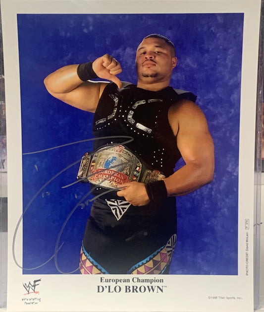 D’Lo Brown Signed 8x10 Color Photo (Comes w/COA)
