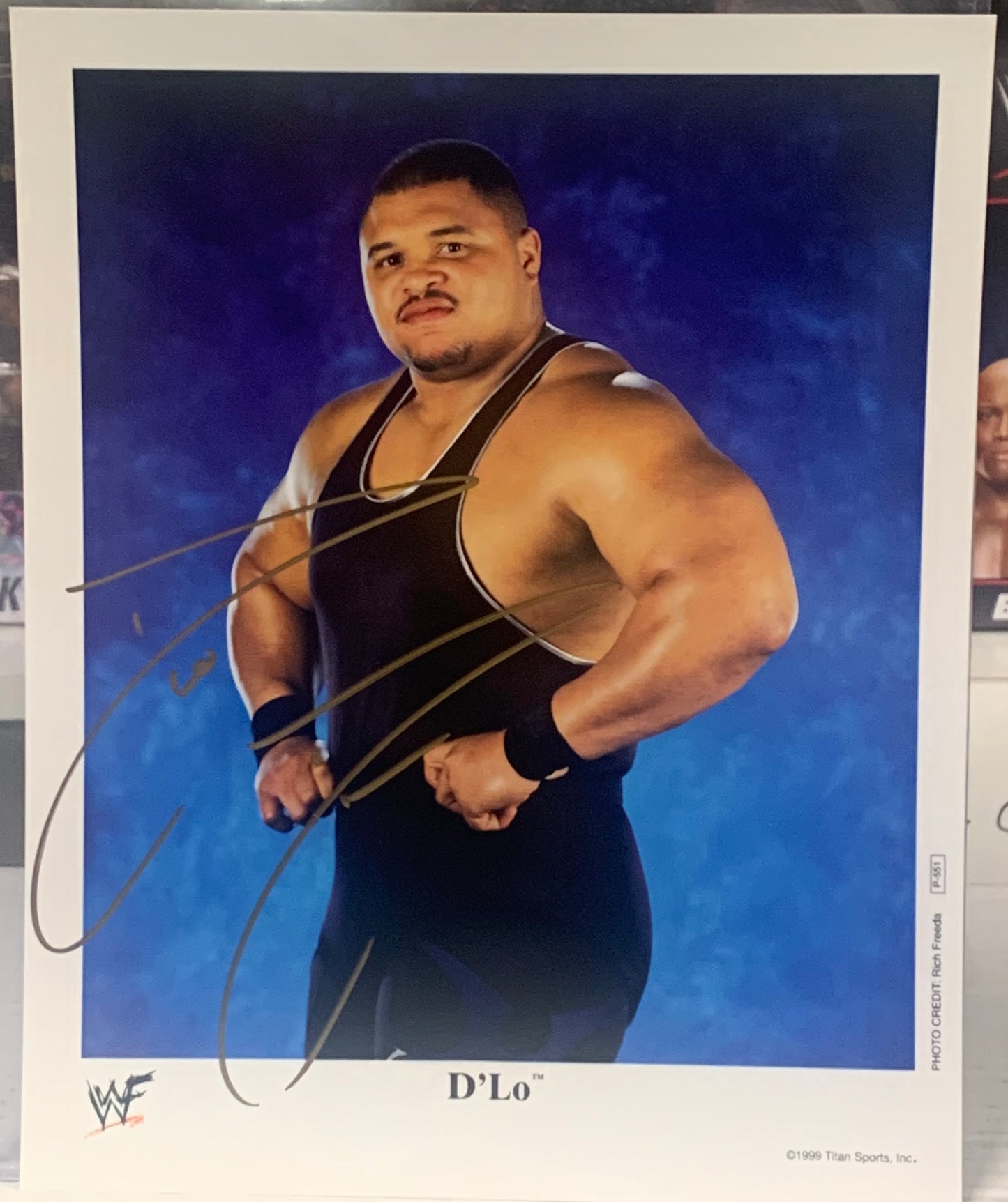 D’Lo Brown Signed 8x10 Color Photo (Comes w/COA)