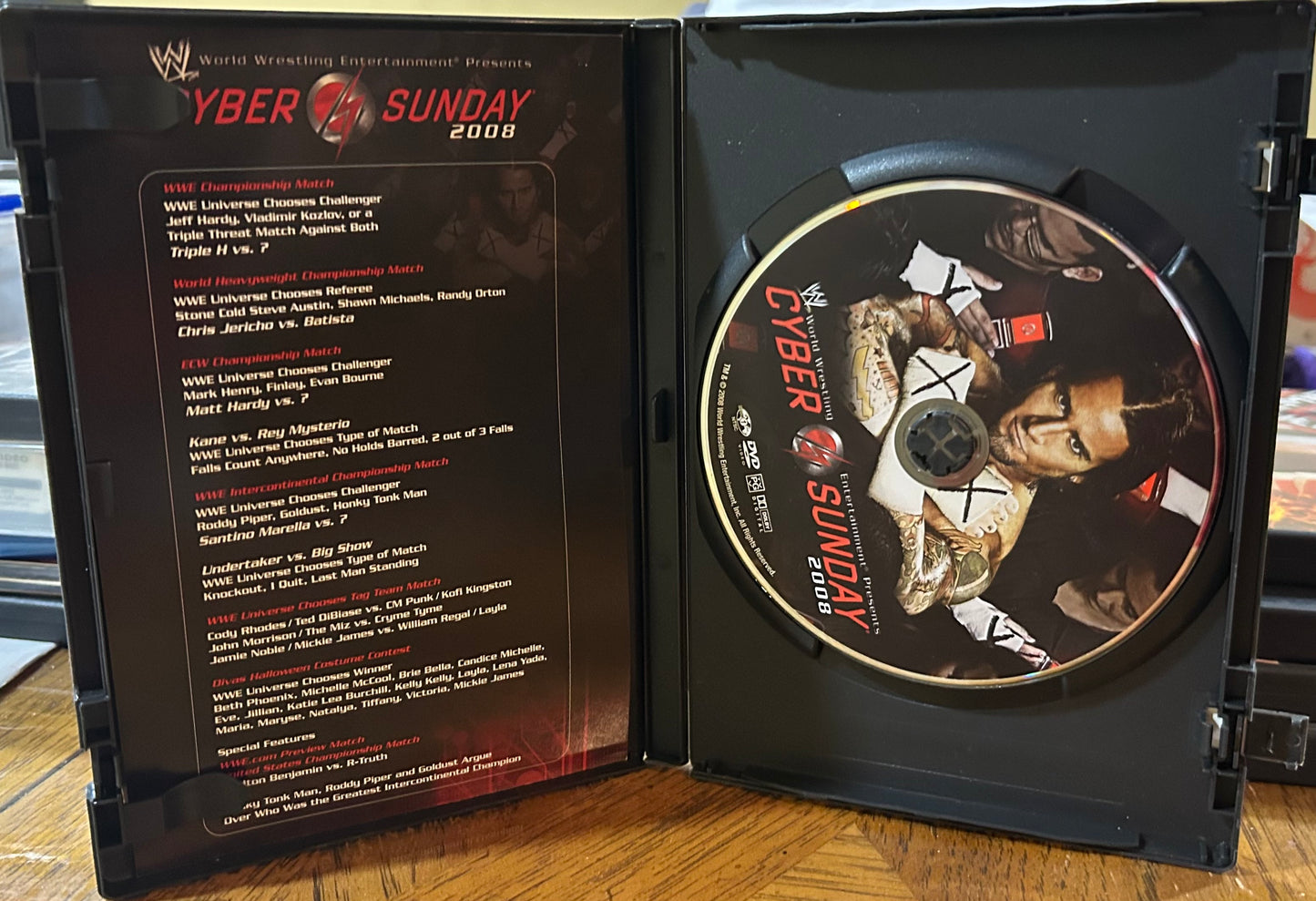 WWE “Cyber Sunday 2008” DVD (CM Punk, Triple H, Jericho)