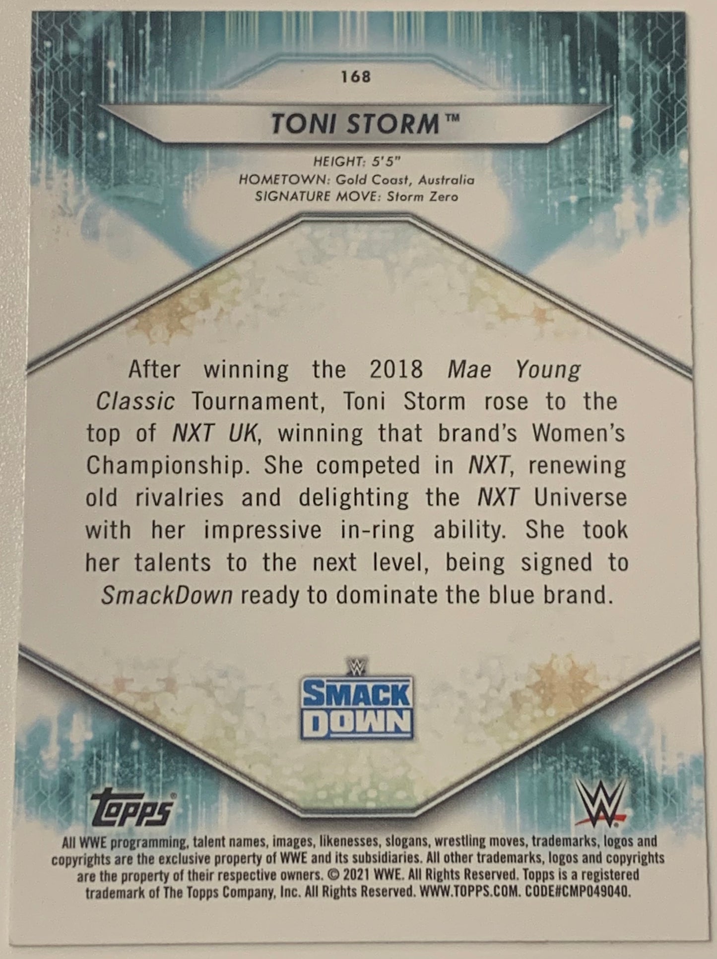 Toni Storm 2021 WWE Topps Card