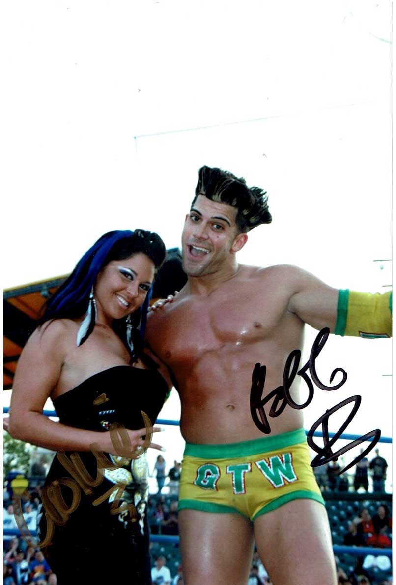 Robbie E & Cookie Dual Signed Candid (4x6 Size) Photo COA