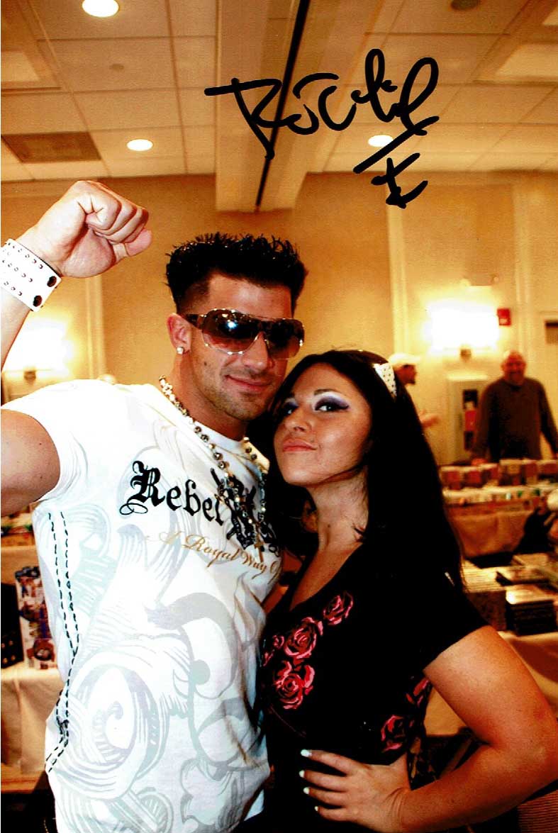 Robbie E Pose 5 Signed Candid (4x6 Size) Photo
