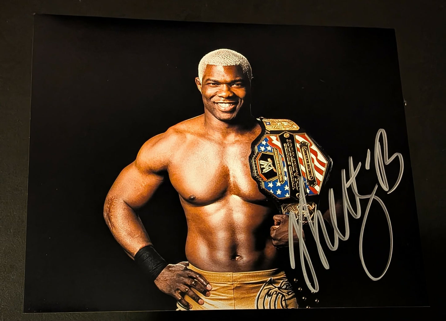 Shelton Benjamin Signed Photo w/belt COA