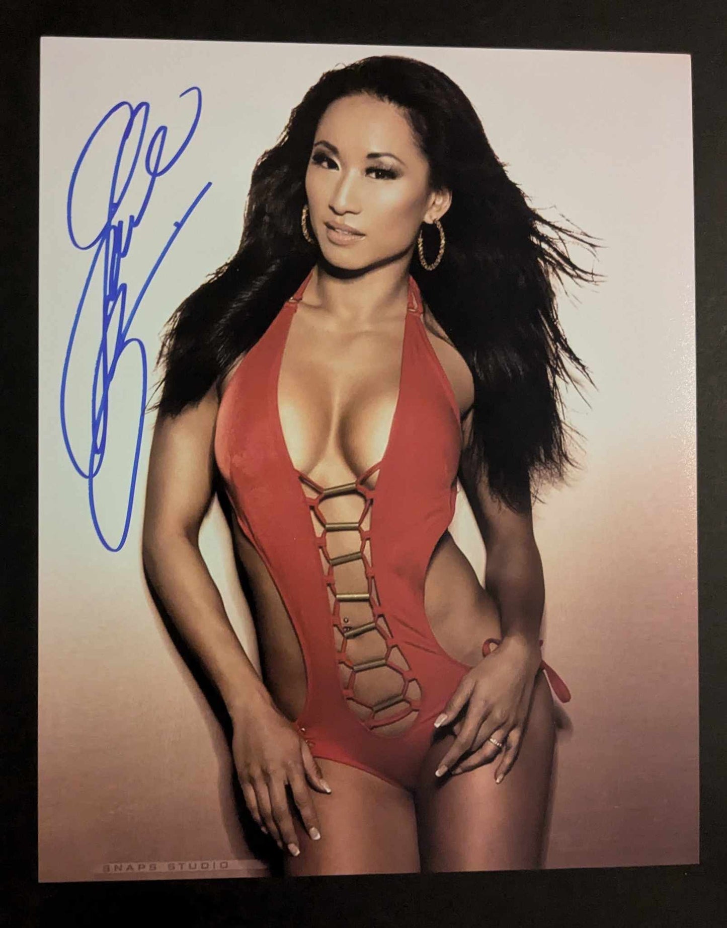 Gail Kim Pose 7 Signed Photo COA