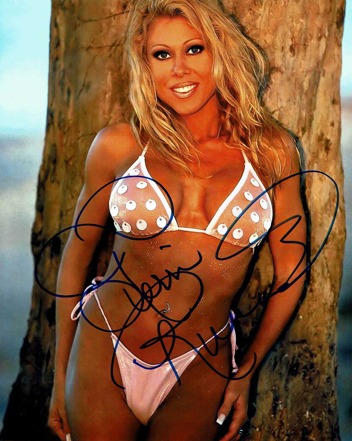 Terri Runnels (Marlena) Pose 2 Signed Photo COA