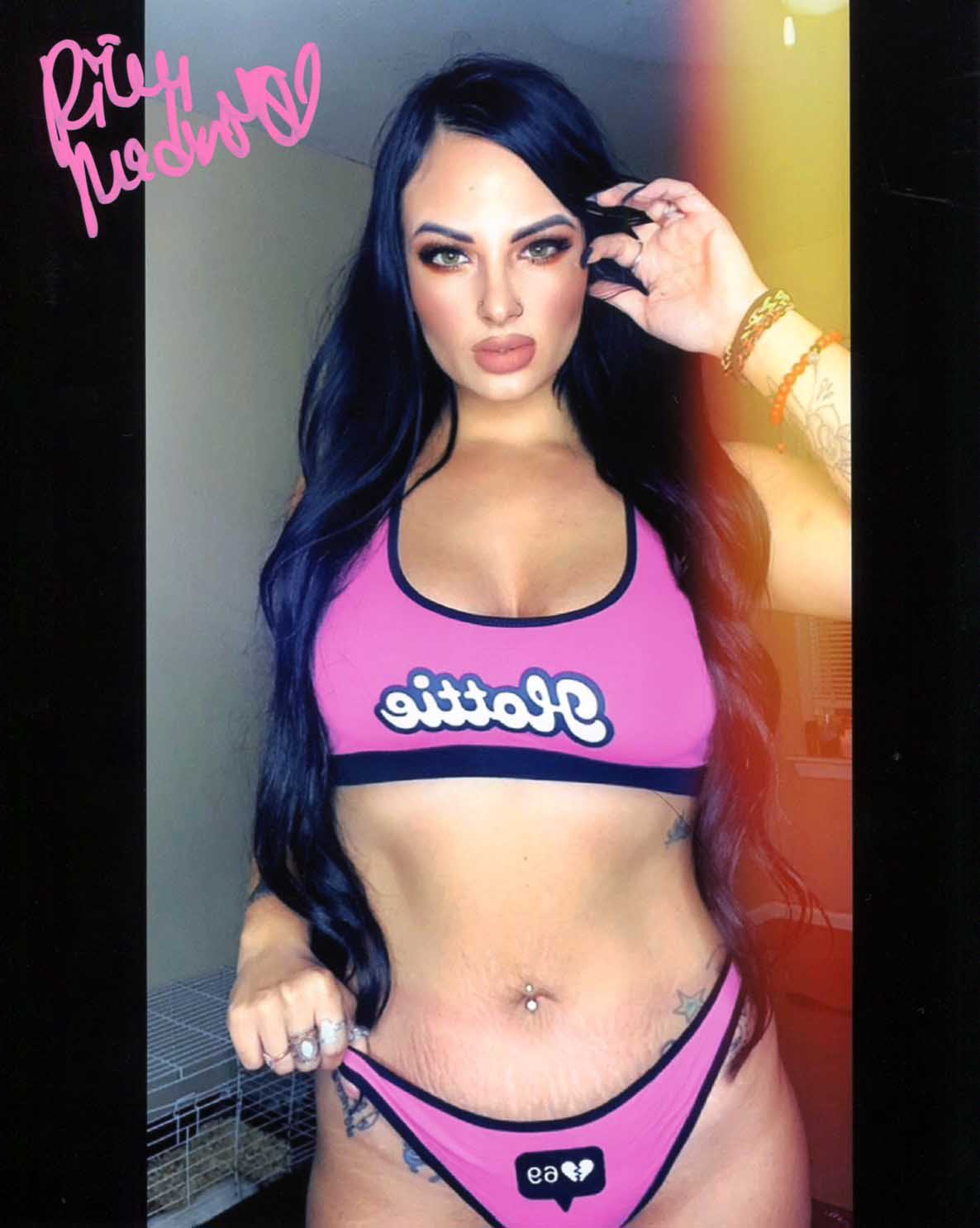 Riley Madison Pose 2 Signed Photo COA