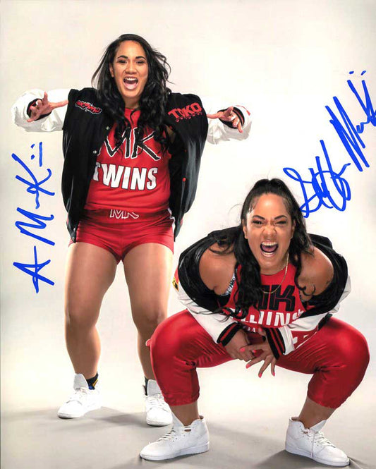 MK Twins (Steff Ashley Manukainiu) Tonga Twins Pose 1 Signed Photo COA